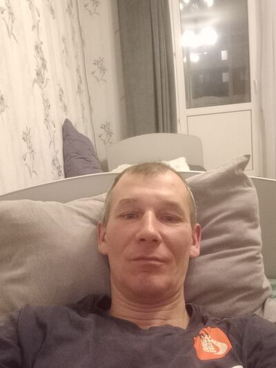  ,   Nik, 44 ,   ,   
