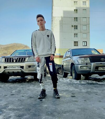 ,   Maxim, 22 ,  