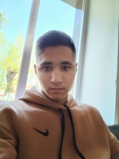  ,   Kim, 19 ,   