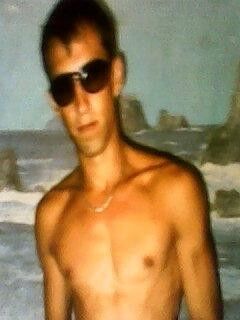  ,   Viktor, 41 ,   