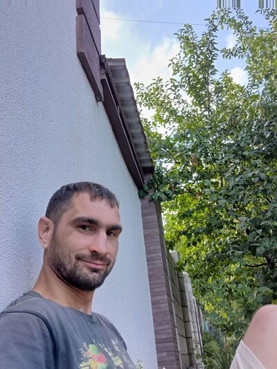  ,   Valentin, 36 ,   ,   