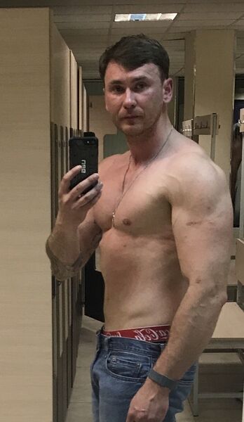  ,   Hans, 40 ,   