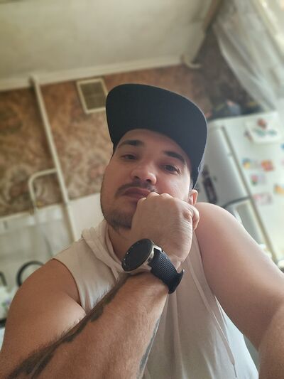  ,   Artur, 31 ,   ,   , 