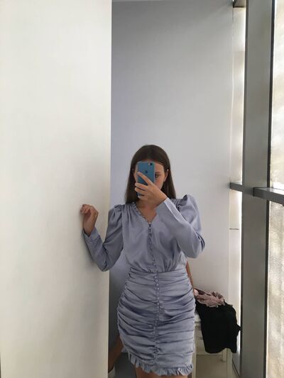  --,   Eva, 21 ,   ,   