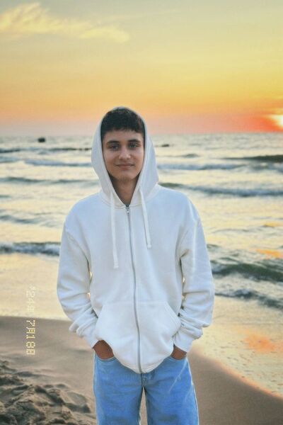  ,   Tolea Rusu, 18 ,   ,   