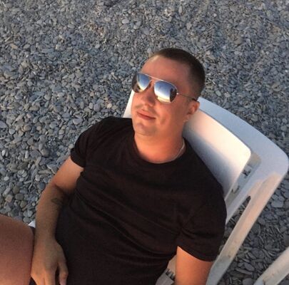  ,   Serge, 42 ,   ,   