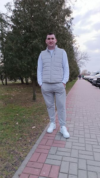  ,   Oleg, 30 ,   