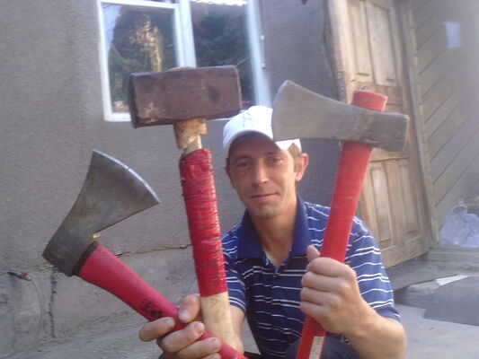  ,   Anton, 45 ,   