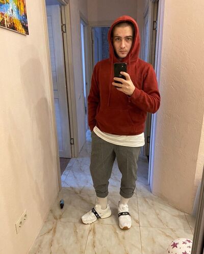  ,   Ilya, 25 ,   ,   , c , 
