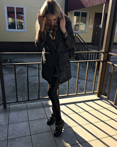  ,   Alice, 27 ,  