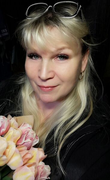  ,   Mila, 53 ,   c 