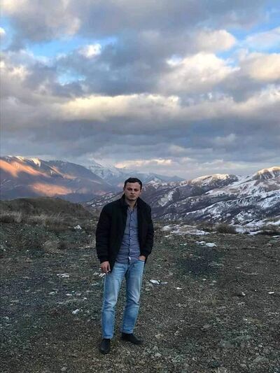  ,   Hovsep, 32 ,   ,   