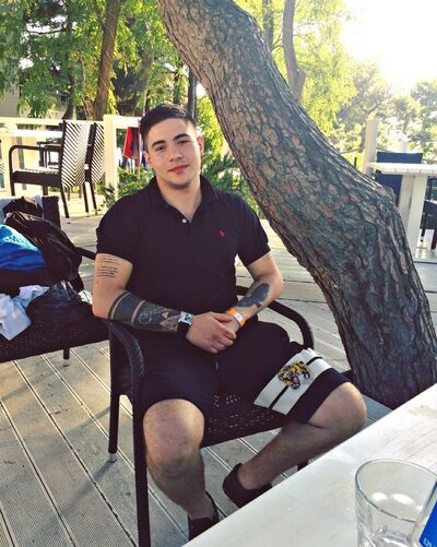  ,   Artur, 30 ,   