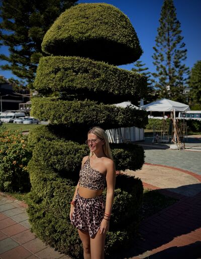  ,   Jyliya, 33 ,   ,   