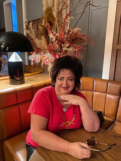  ,   Milana, 65 ,  