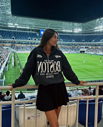  ,   Yekaterena, 33 ,   ,   