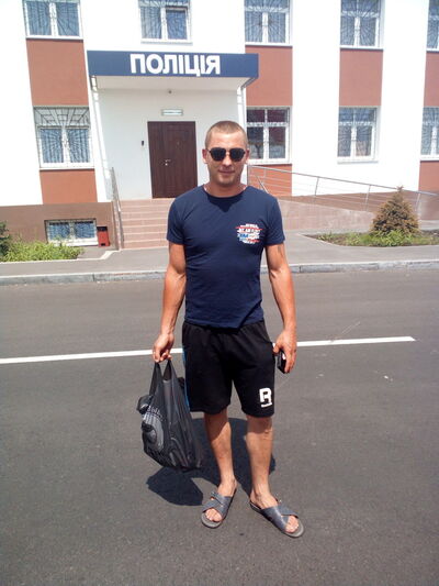  ,   Vlad, 34 ,   