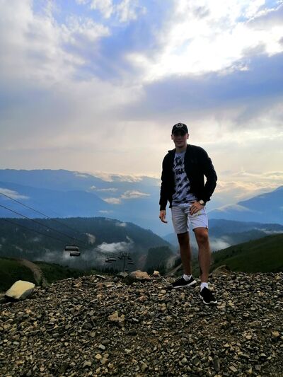  ,   Maxim, 27 ,   ,   , c 