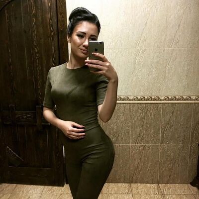  ,   Anastasia, 33 ,   c , 