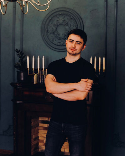  ,   Ruslan, 32 ,  