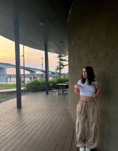  -,   Lisa, 21 ,   ,   