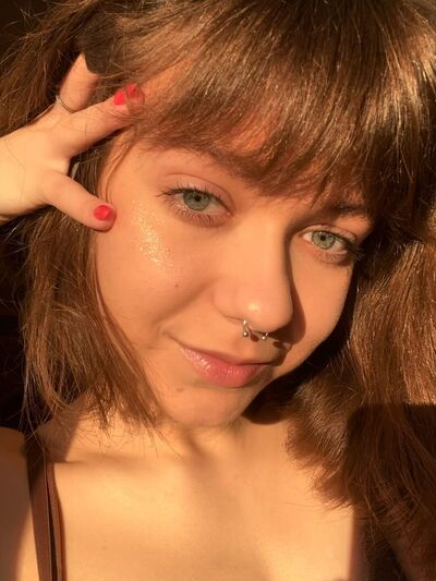  ,   Kira, 22 ,   ,   