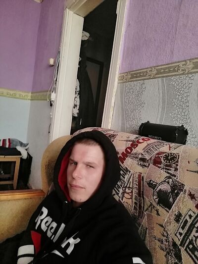  ,   Viktor, 25 ,   ,   