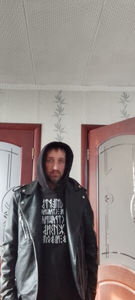  ,   Serge, 37 ,   ,   