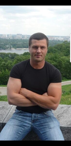  ,   Artur, 40 ,   ,   , c 