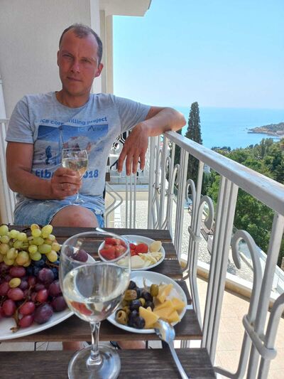  ,   Pavel, 46 ,   ,   