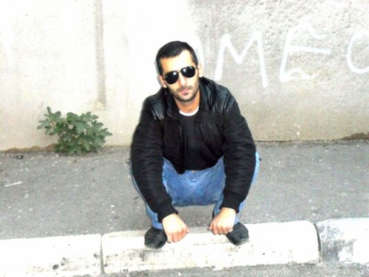  ,   Artur, 39 ,   