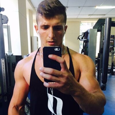 ,   Constantin, 35 ,   