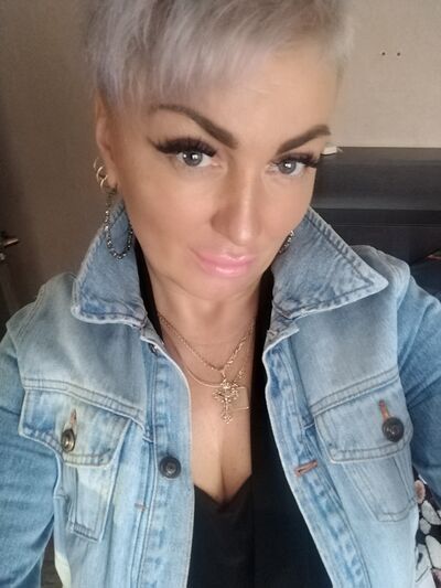  ,   Elena, 46 ,   ,   