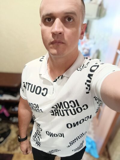  ,   Sasha, 37 ,   ,   