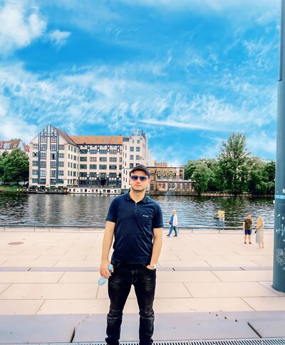  Holon,   Leonid, 37 ,   ,   , c , 