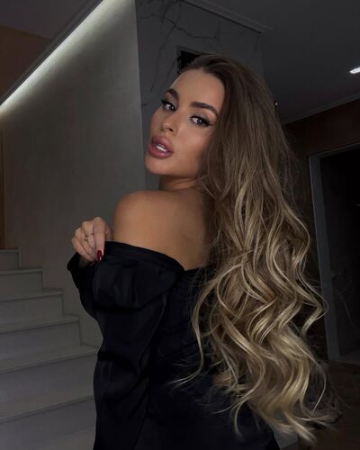  Palais-Bourbon,   Alina, 25 ,   ,   