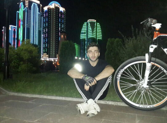  ,   Sapphir, 39 ,   ,   