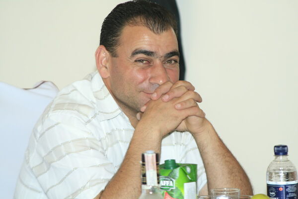  ,   Pash, 48 ,   , 