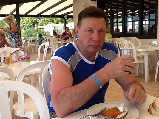  ,   Docent, 68 ,   