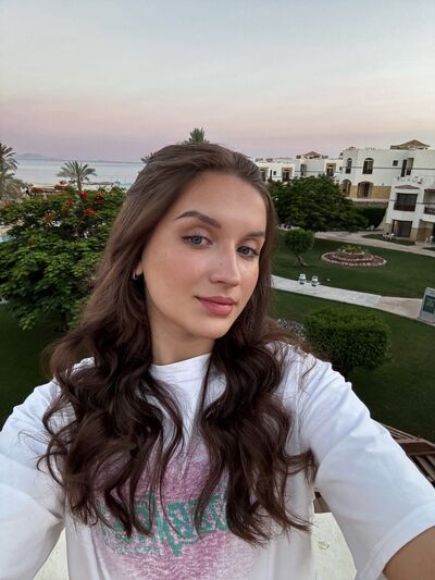  -,   Ulyana, 22 ,   ,   