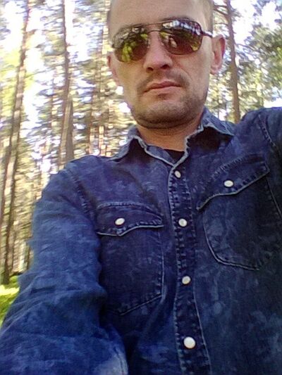  ,   Viktors, 47 ,   