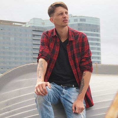  ,   Ilya, 24 ,   ,   