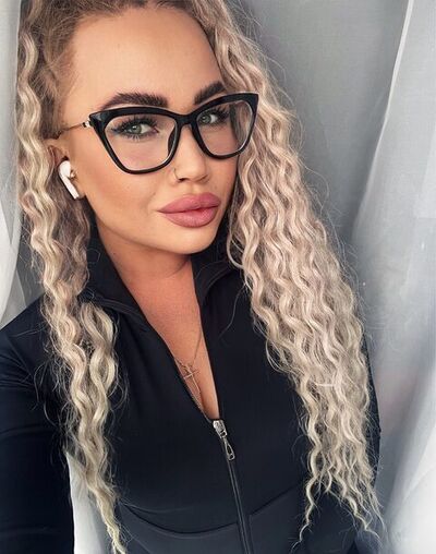  ,   Lena, 25 ,   ,   