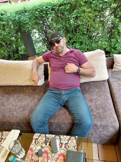  ,   Artur, 40 ,   ,   