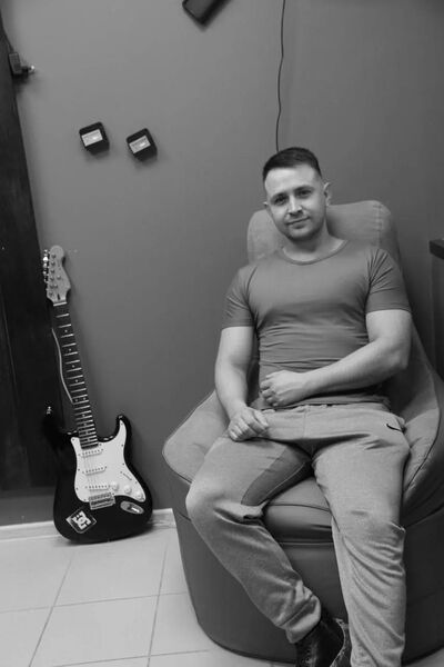 ,   Viktor, 35 ,   ,   , 
