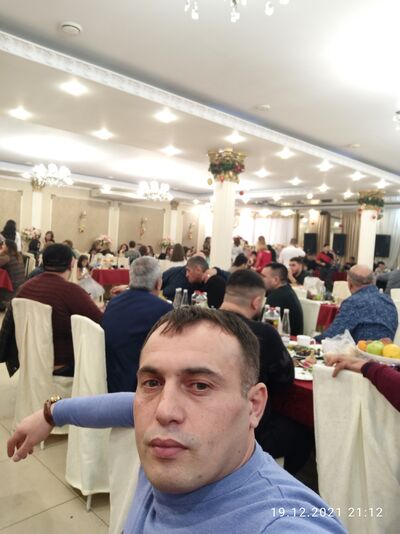  ,   Samir, 42 ,     