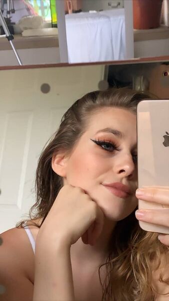  ,   Diane, 25 ,   ,   