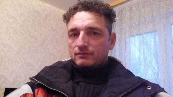  ,   Goran, 52 ,  
