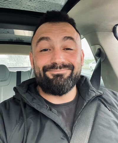  Abbots Langley,   Aleksandr, 43 ,   ,   , c 