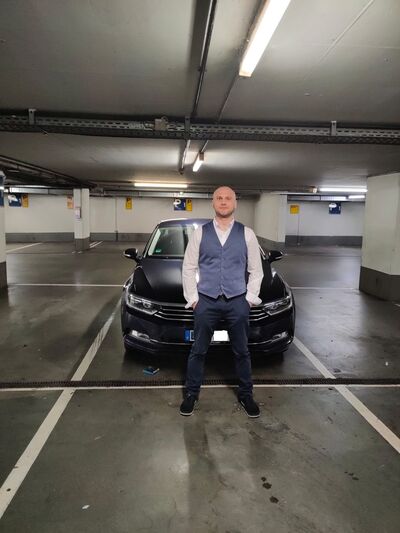  ,   Michail, 42 ,   ,   